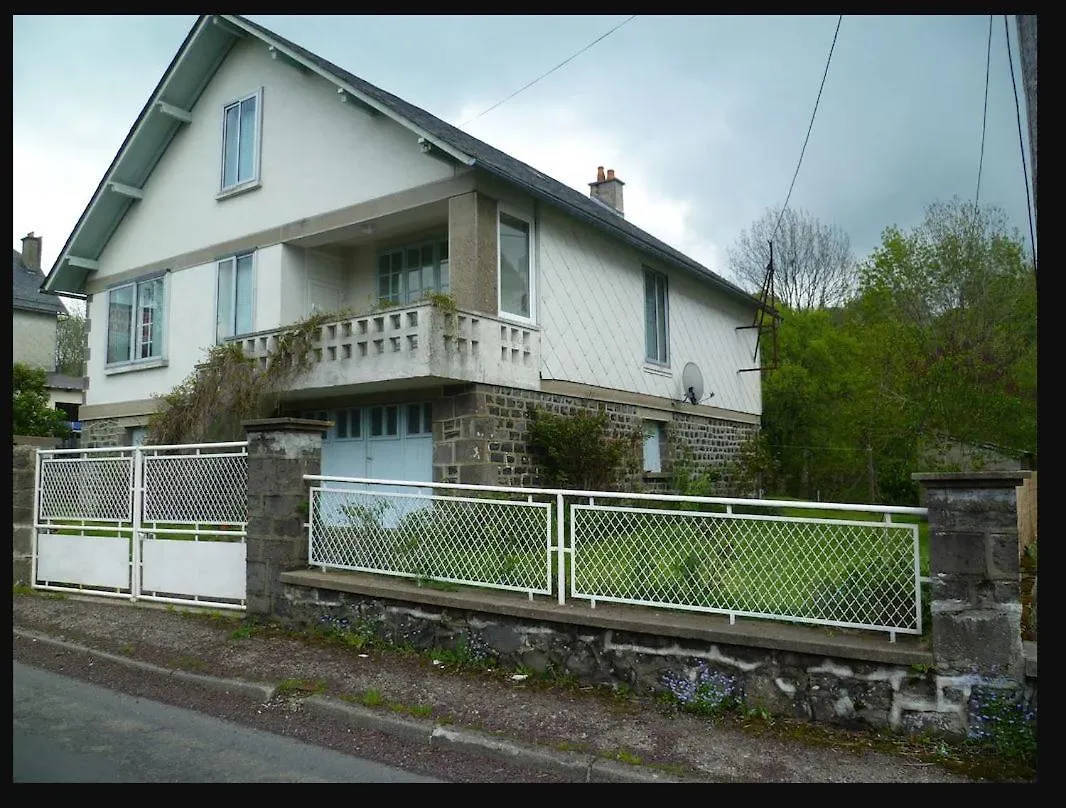 Maison Sur Rhue Villa Egliseneuve-d'Entraigues France